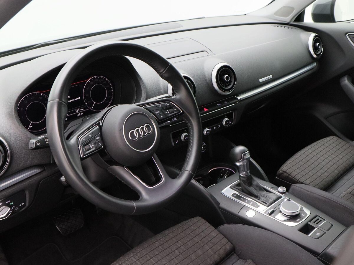 Audi A3 Sportback 40 e-tron 204 Pk Automaat Advance Sport | Cruise Control | Navigatiesysteem | Stoel Verwarming | LED | Privacy Glass | ECC