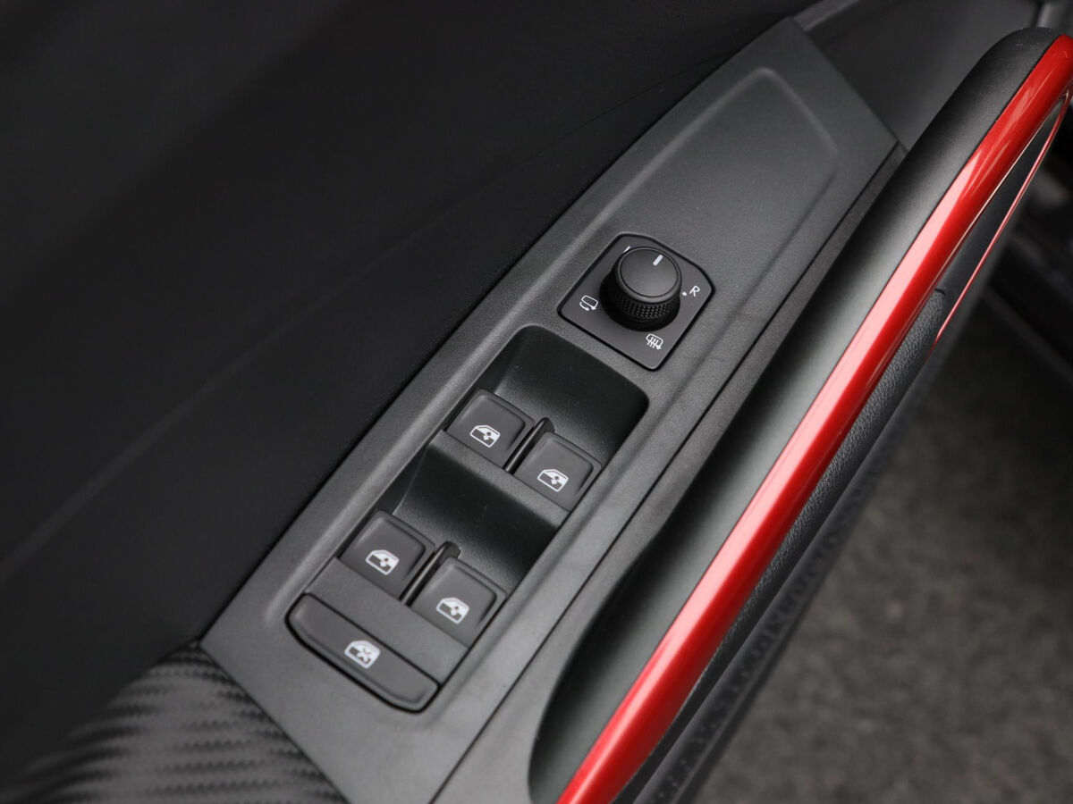Škoda Fabia Monte Carlo 1.0 TSI 95pk | Stoelverwarming | Achteruitrijcamera | Adaptive cruise control | Side Assist