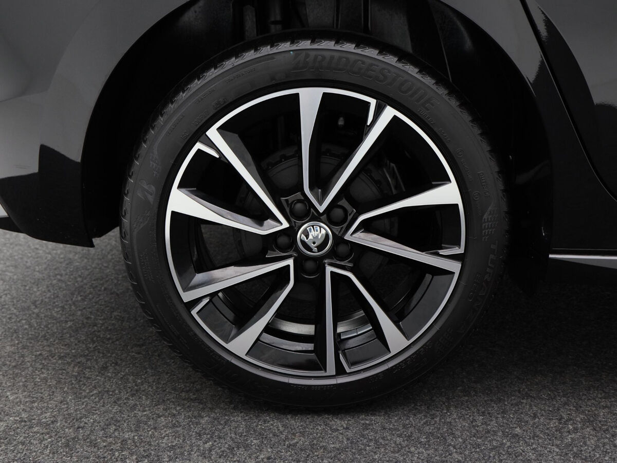 Škoda Fabia Monte Carlo 1.0 TSI 95pk | Stoelverwarming | Achteruitrijcamera | Adaptive cruise control | Side Assist