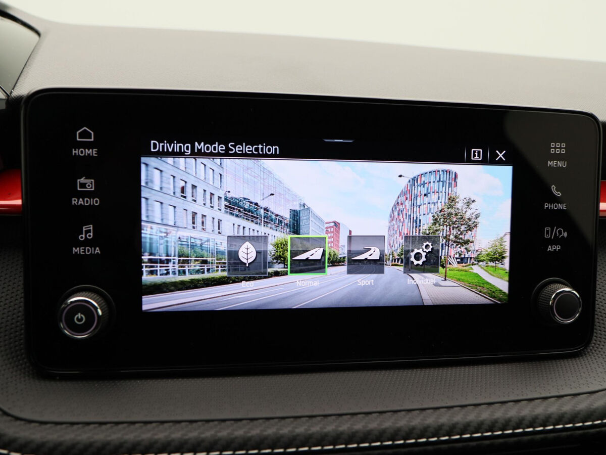 Škoda Fabia Monte Carlo 1.0 TSI 95pk | Stoelverwarming | Achteruitrijcamera | Adaptive cruise control | Side Assist