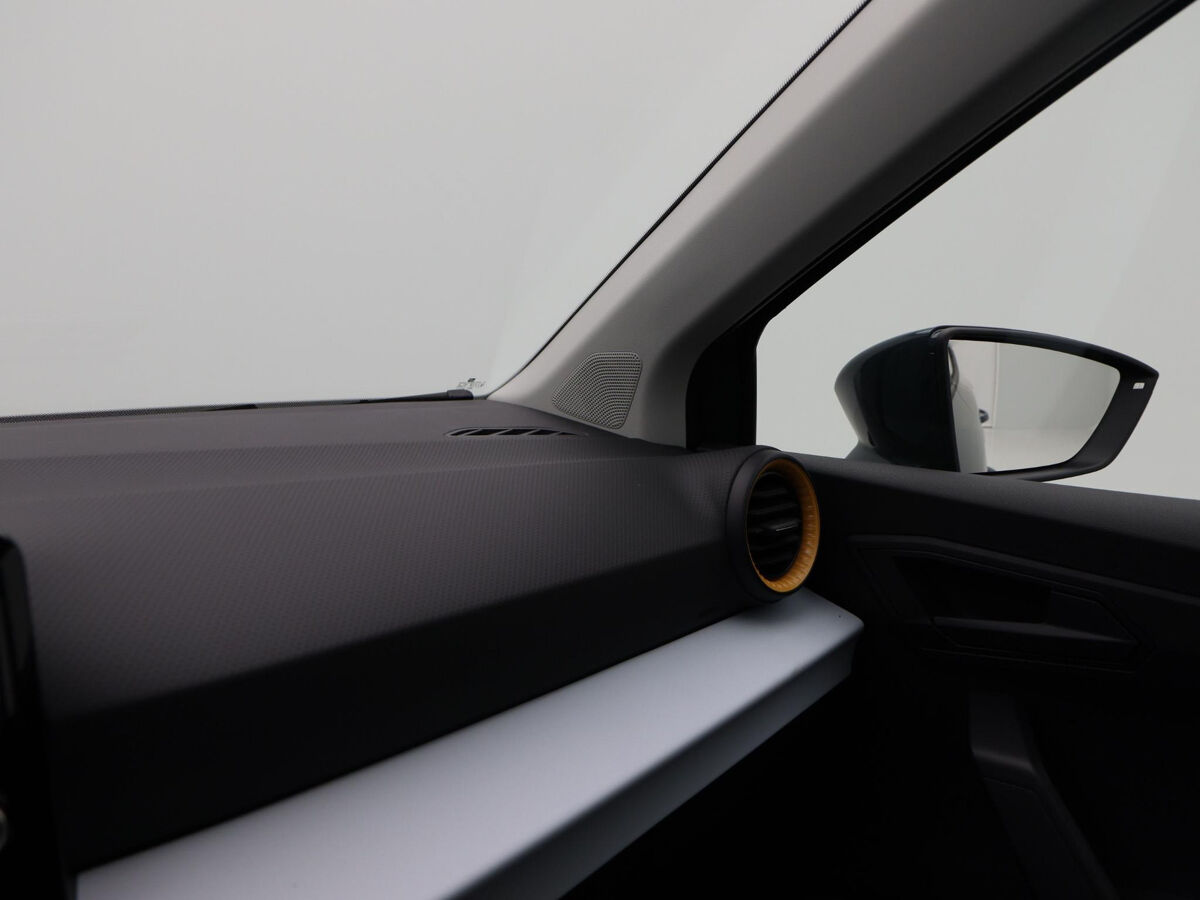 SEAT Arona Reference 1.0 TSI 95 pk | Cruise control | Parkeersensoren | Apple carplay / Android auto