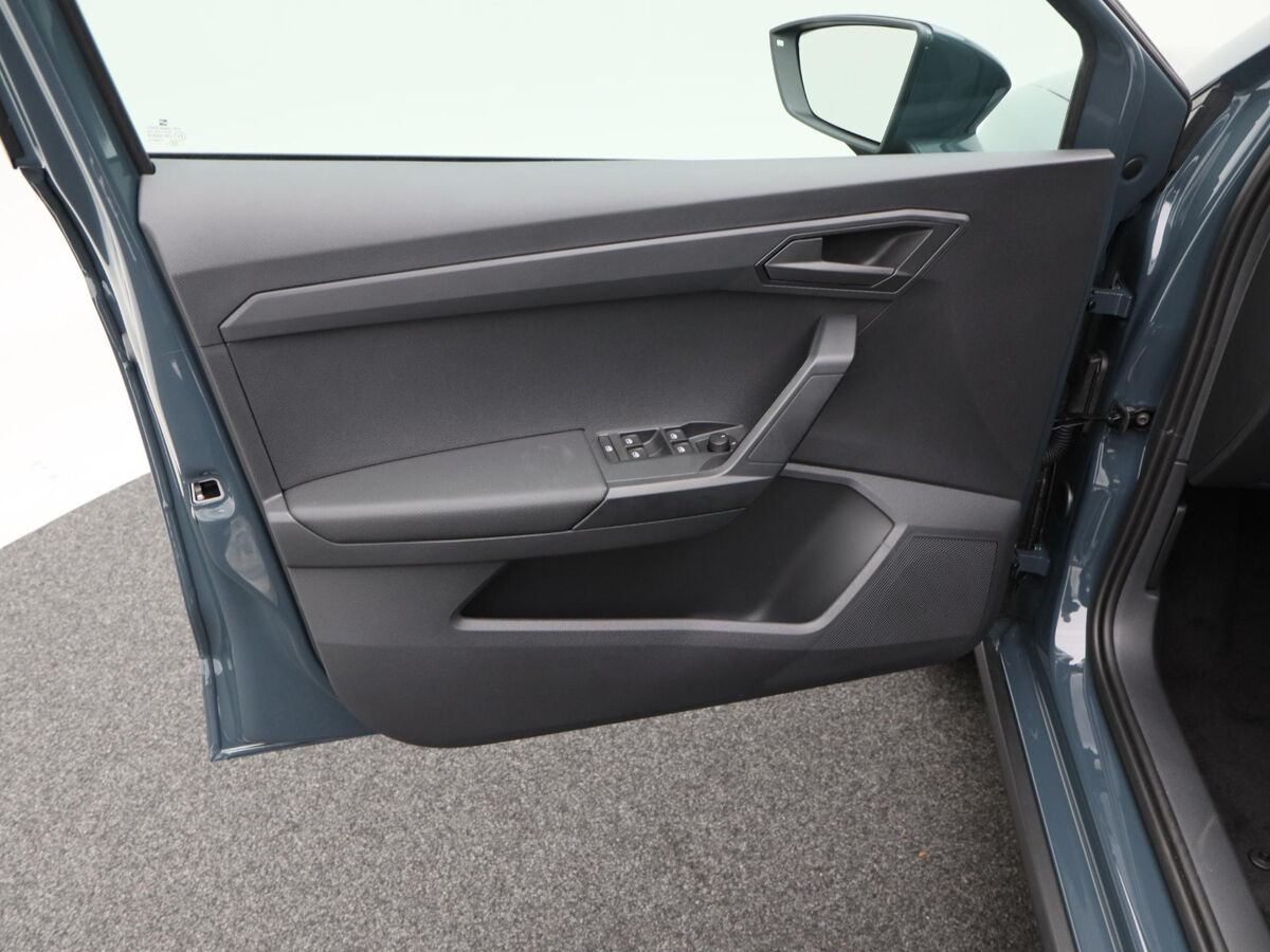 SEAT Arona Reference 1.0 TSI 95 pk | Cruise control | Parkeersensoren | Apple carplay / Android auto