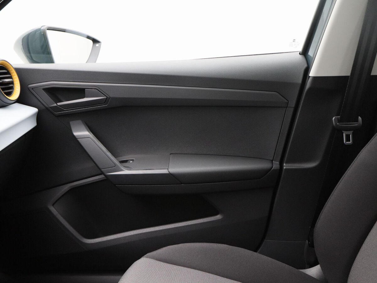 SEAT Arona Reference 1.0 TSI 95 pk | Cruise control | Parkeersensoren | Apple carplay / Android auto