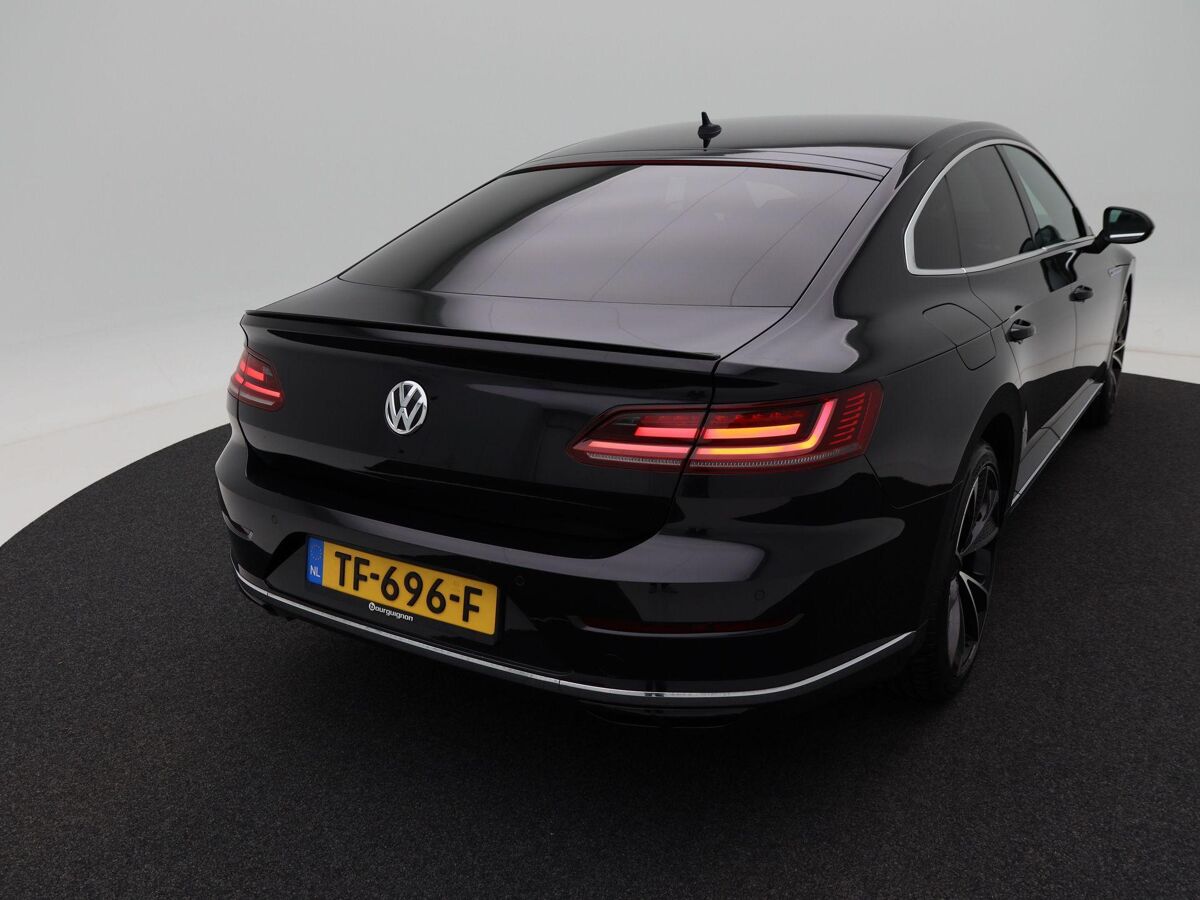 Volkswagen Arteon 1.5 TSi 150 Pk Automaat R-Line | Adaptive Cruise | Achteruitrijcamera | Stoel Verwarming | Carplay | Elektrische Achterklep | ECC | Parkeersensoren | 19 Inch