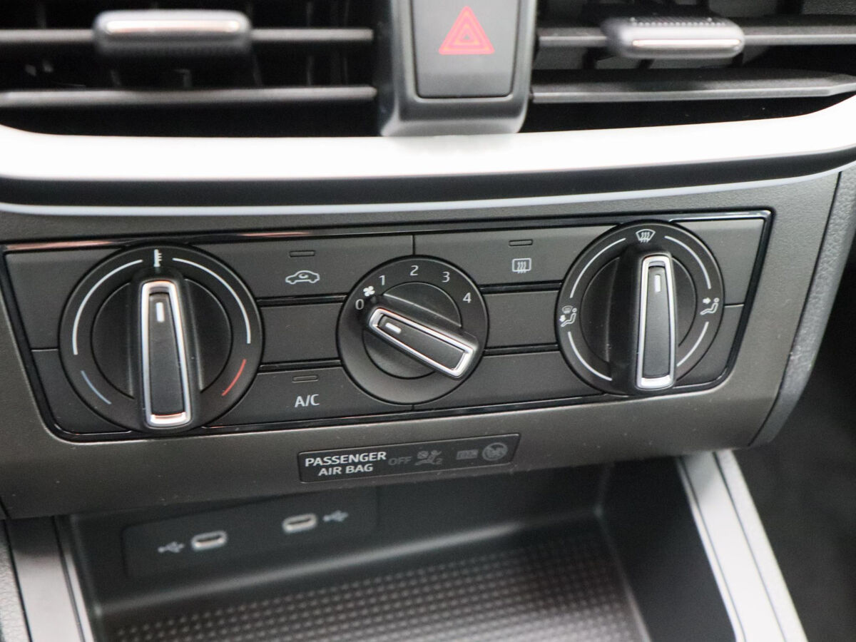 SEAT Ibiza Style Plus 1.0 TSI 95 PK | Cruise control | Parkeersensoren | Airco | Apple carplay / Android auto
