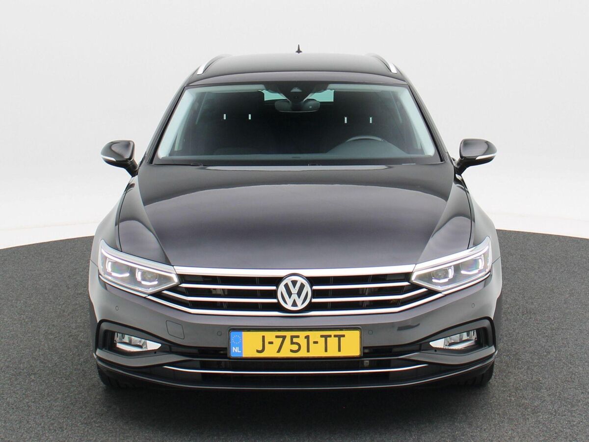 Volkswagen Passat Variant 1.5 TSi 150 Pk Automaat Comfort Business | Full LED | Navigatie | 17 Inch | Trekhaak | Camera | Adaptive Cruise | 105.353 Km!!