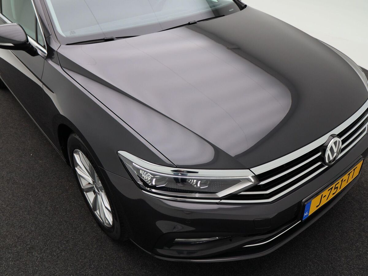 Volkswagen Passat Variant 1.5 TSi 150 Pk Automaat Comfort Business | Full LED | Navigatie | 17 Inch | Trekhaak | Camera | Adaptive Cruise | 105.353 Km!!