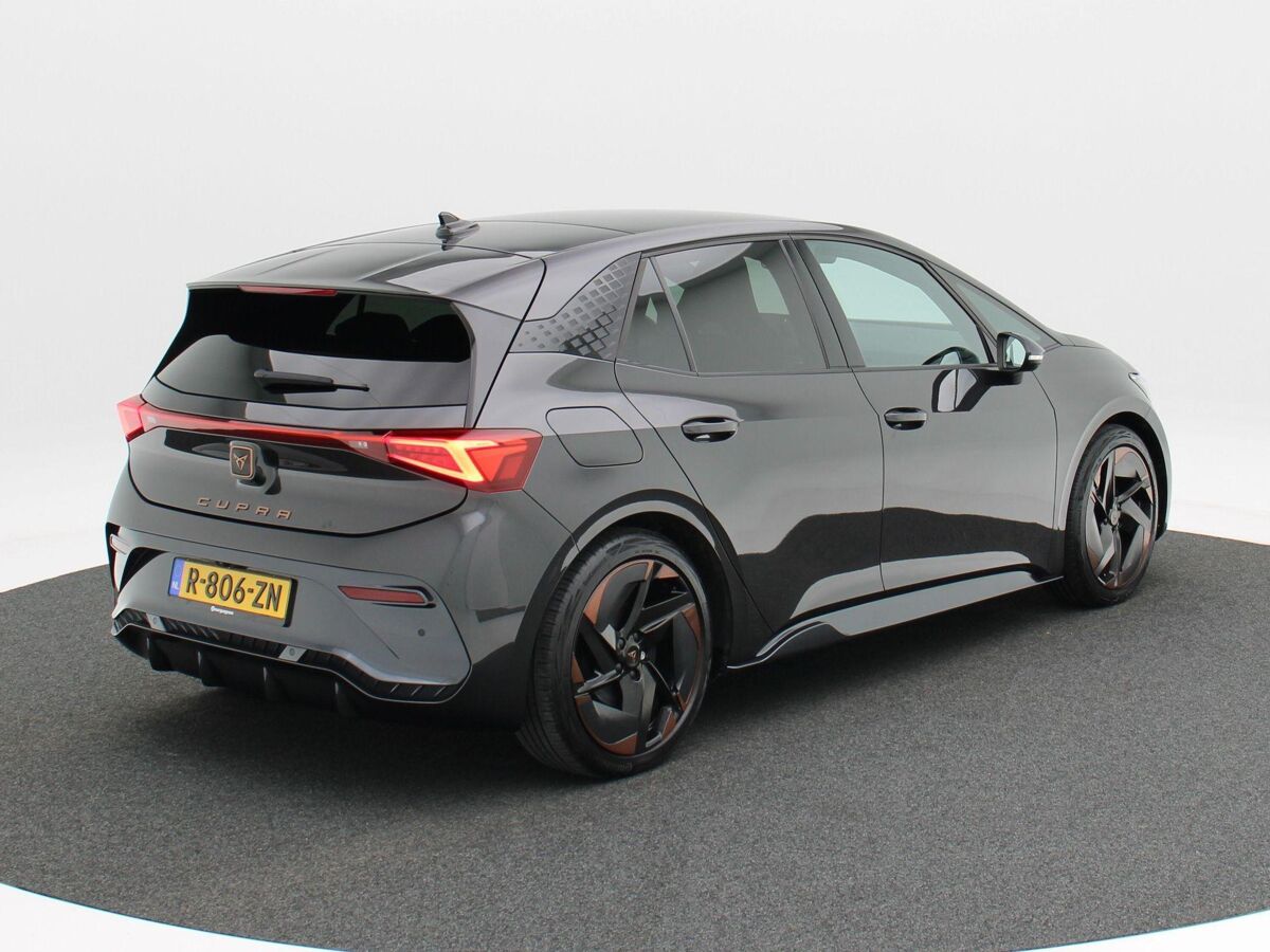 CUPRA Born Copper Edition 62 kWh 231 Pk | Full LED | Head Up | Panoramadak | 20 Inch | Sportstoelen | Camera | Stoelverwarming | 9.233 Km!!