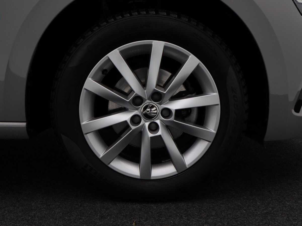 Škoda Scala 1.0 TSi 110 Pk Automaat Business Edition | Full LED | Navigatie | Stoelverwarming | Virtual Dashboard | 16 Inch | 82.637 Km!!