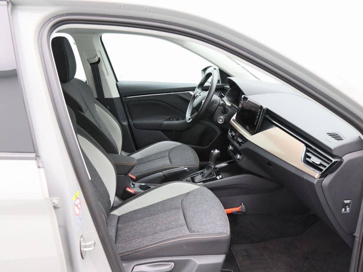 Škoda Scala 1.0 TSi 110 Pk Automaat Business Edition | Full LED | Navigatie | Stoelverwarming | Virtual Dashboard | 16 Inch | 82.637 Km!!