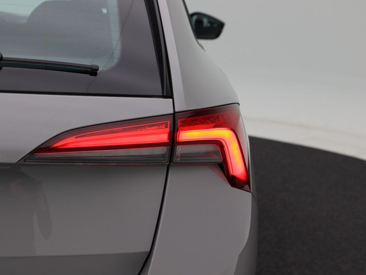 Škoda Scala 1.0 TSi 110 Pk Automaat Business Edition | Full LED | Navigatie | Stoelverwarming | Virtual Dashboard | 16 Inch | 82.637 Km!!