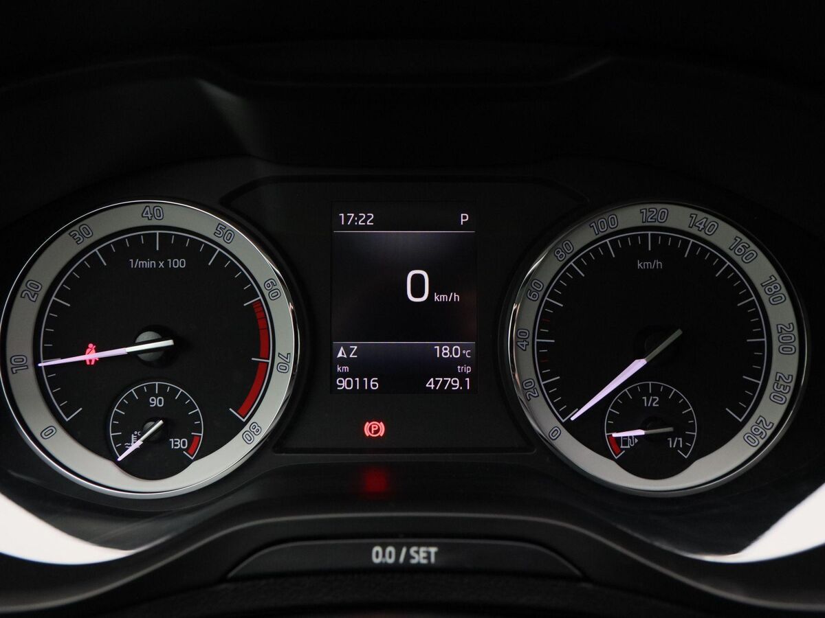 Škoda Karoq 1.5 TSi 150 Pk Automaat Style Business | Navigatie | Airco | Cruise Controle | 17 Inch | Privacy Glass | Parkeersensoren | 90.114 Km!!