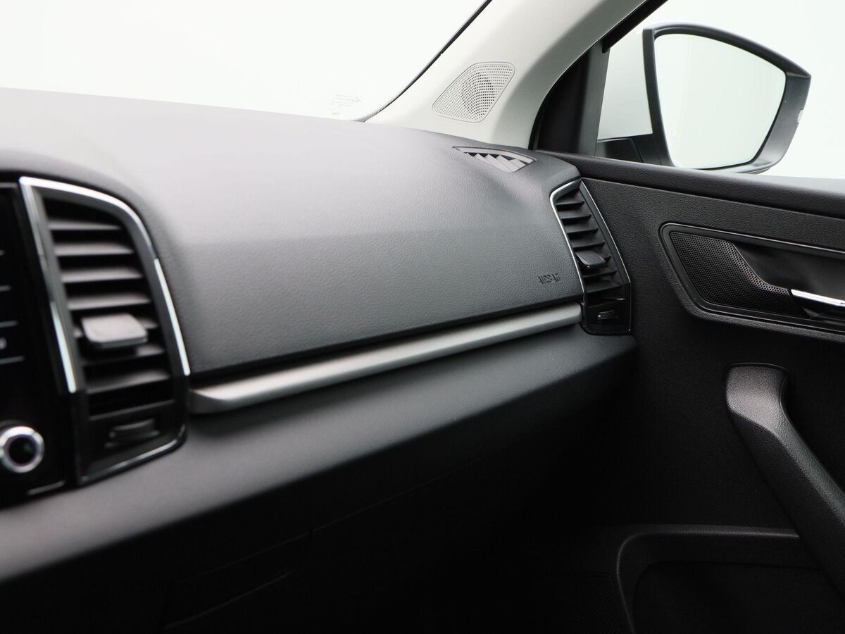 Škoda Karoq 1.5 TSi 150 Pk Automaat Style Business | Navigatie | Airco | Cruise Controle | 17 Inch | Privacy Glass | Parkeersensoren | 90.114 Km!!