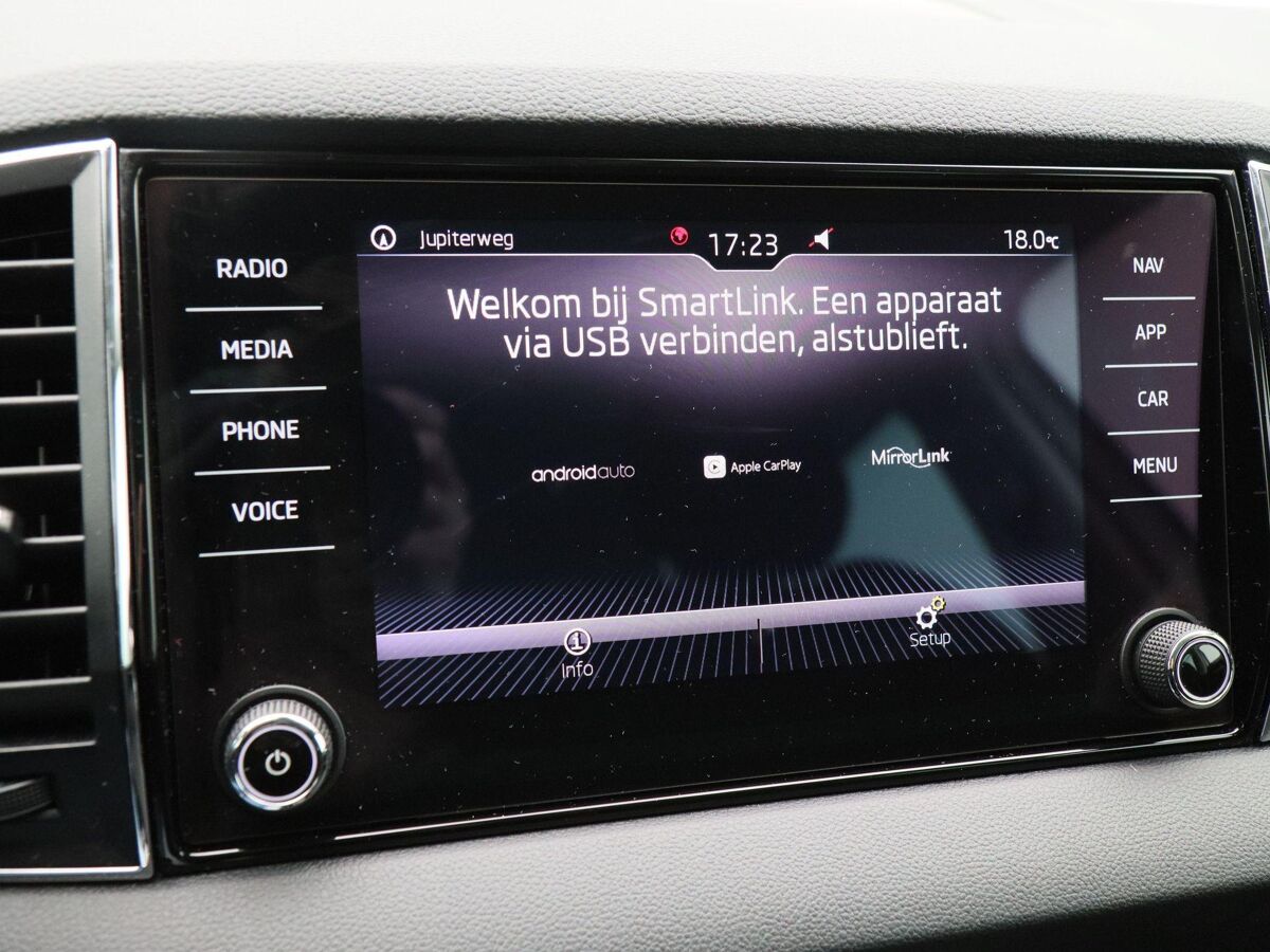 Škoda Karoq 1.5 TSi 150 Pk Automaat Style Business | Navigatie | Airco | Cruise Controle | 17 Inch | Privacy Glass | Parkeersensoren | 90.114 Km!!