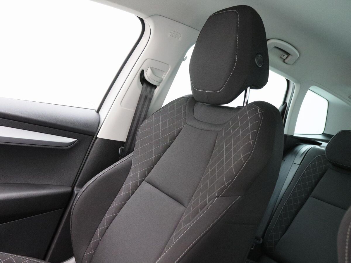 Škoda Karoq 1.5 TSi 150 Pk Automaat Style Business | Navigatie | Airco | Cruise Controle | 17 Inch | Privacy Glass | Parkeersensoren | 90.114 Km!!