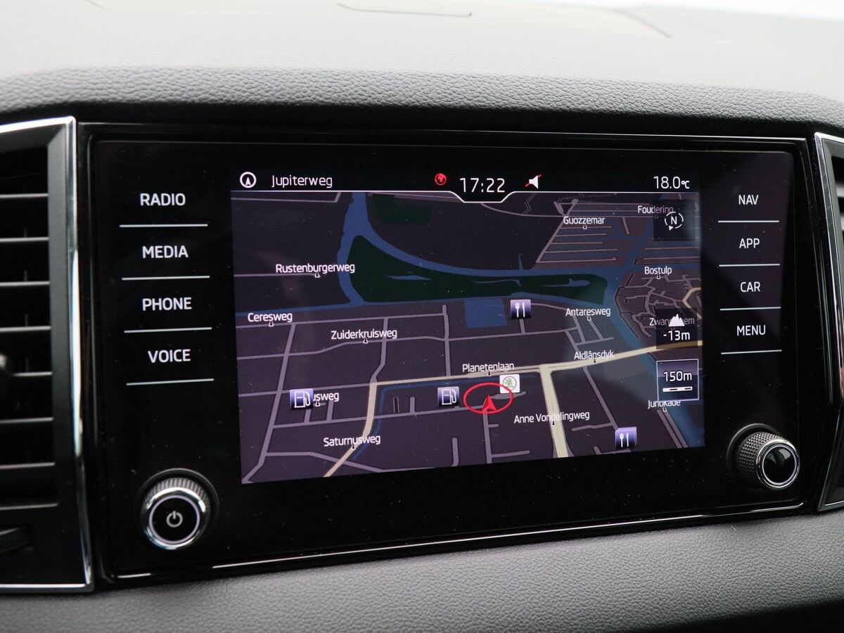 Škoda Karoq 1.5 TSi 150 Pk Automaat Style Business | Navigatie | Airco | Cruise Controle | 17 Inch | Privacy Glass | Parkeersensoren | 90.114 Km!!