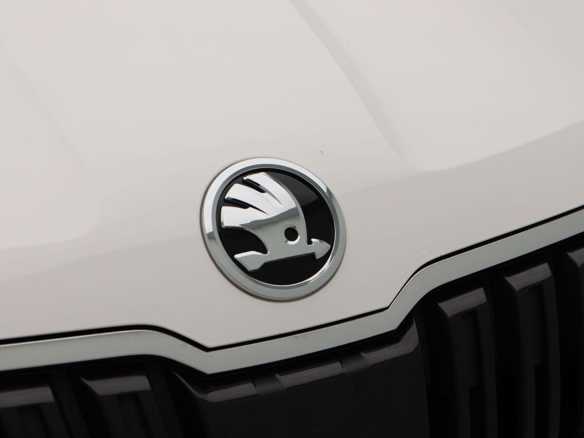 Škoda Karoq 1.5 TSi 150 Pk Automaat Style Business | Navigatie | Airco | Cruise Controle | 17 Inch | Privacy Glass | Parkeersensoren | 90.114 Km!!