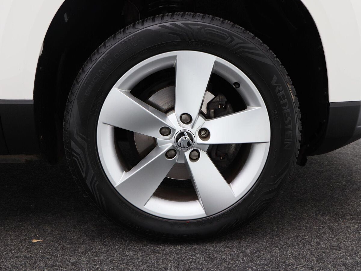 Škoda Karoq 1.5 TSi 150 Pk Automaat Style Business | Navigatie | Airco | Cruise Controle | 17 Inch | Privacy Glass | Parkeersensoren | 90.114 Km!!