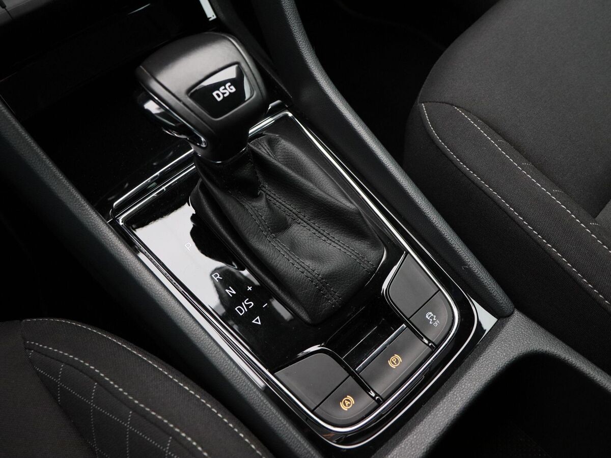 Škoda Karoq 1.5 TSi 150 Pk Automaat Style Business | Navigatie | Airco | Cruise Controle | 17 Inch | Privacy Glass | Parkeersensoren | 90.114 Km!!