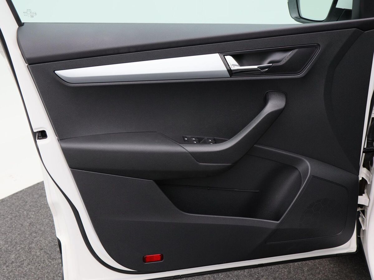 Škoda Karoq 1.5 TSi 150 Pk Automaat Style Business | Navigatie | Airco | Cruise Controle | 17 Inch | Privacy Glass | Parkeersensoren | 90.114 Km!!