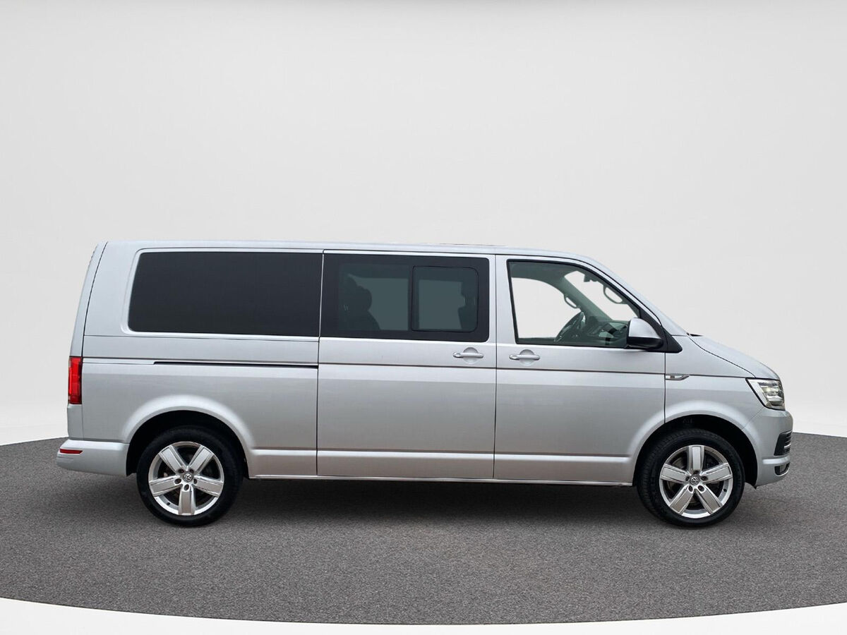 VW-Bedrijfswagens Transporter 2.0 TDI L2H1 DC 4Motion Highline | Trekhaak | DSG | ACC | Dubbel cabine | LED | 4x4 | Navi | Betimmering |