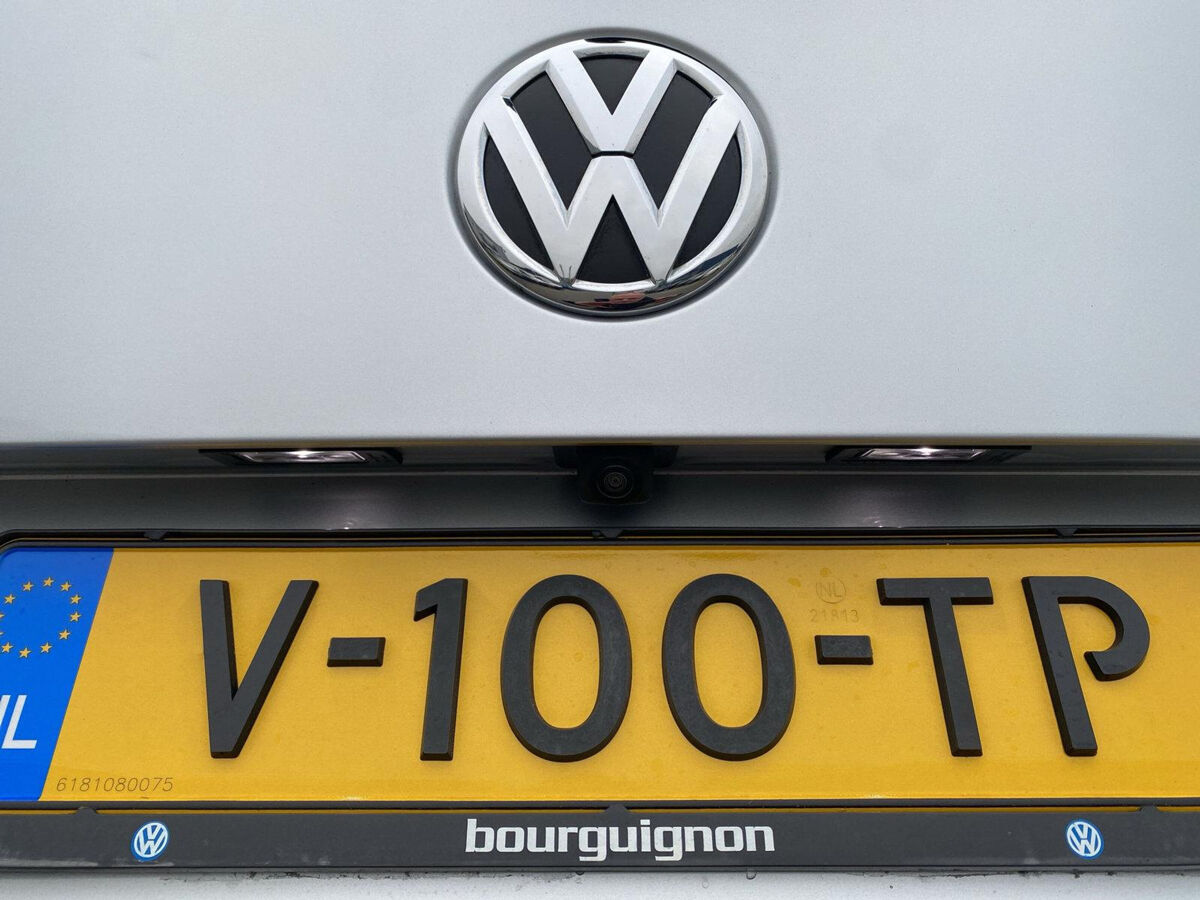 VW-Bedrijfswagens Transporter 2.0 TDI L2H1 DC 4Motion Highline | Trekhaak | DSG | ACC | Dubbel cabine | LED | 4x4 | Navi | Betimmering |