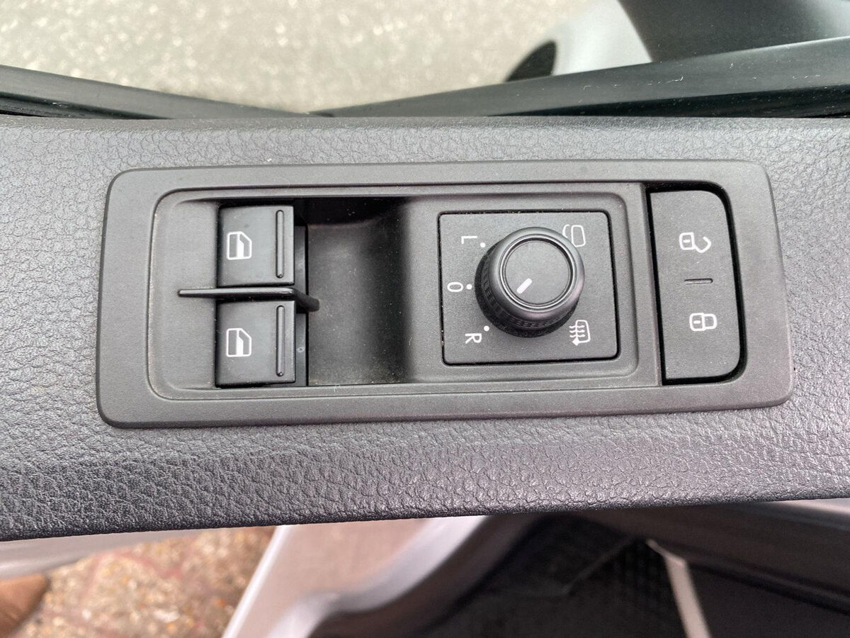 VW-Bedrijfswagens Transporter 2.0 TDI L2H1 DC 4Motion Highline | Trekhaak | DSG | ACC | Dubbel cabine | LED | 4x4 | Navi | Betimmering |