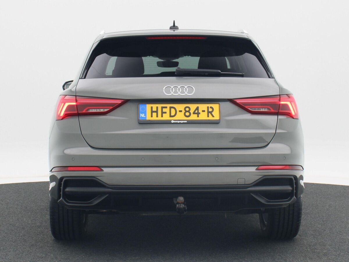 Audi Q3 45 TFSi e 245 Pk Automaat S-Line | Full LED | Trekhaak | 18 Inch | Adaptive Cruise | Sportstoelen | Navigatie | 7.928 Km!!