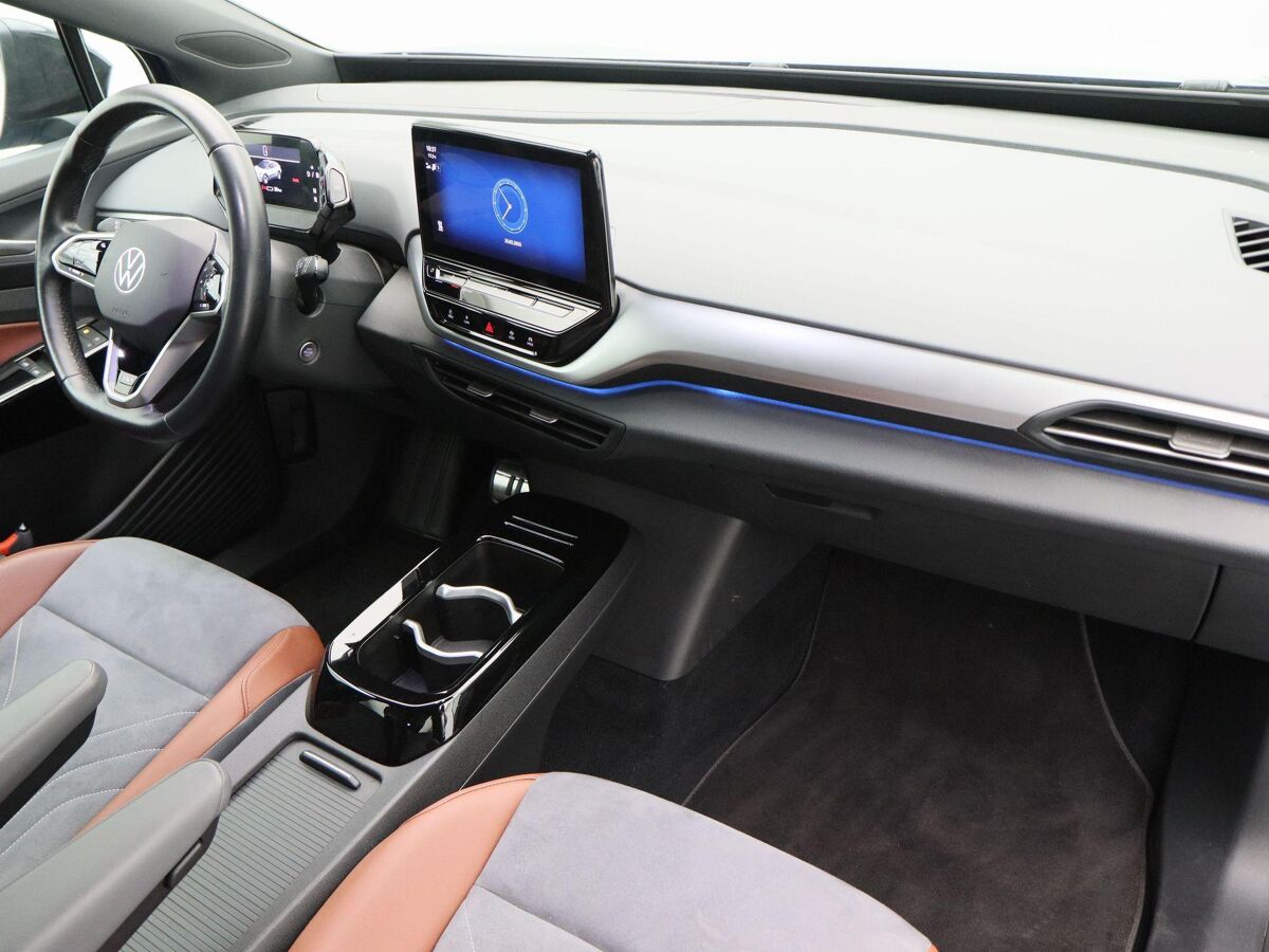 Volkswagen ID.4 First 77 kWh 204 Pk Automaat | Navigatie | 20 Inch | Adaptive Cruise | Stoelverwarming | Camera | 75.835 Km!!