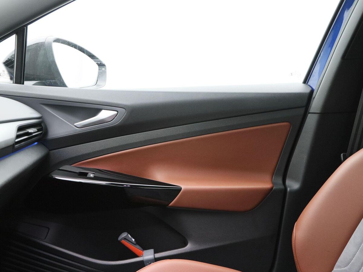 Volkswagen ID.4 First 77 kWh 204 Pk Automaat | Navigatie | 20 Inch | Adaptive Cruise | Stoelverwarming | Camera | 75.835 Km!!