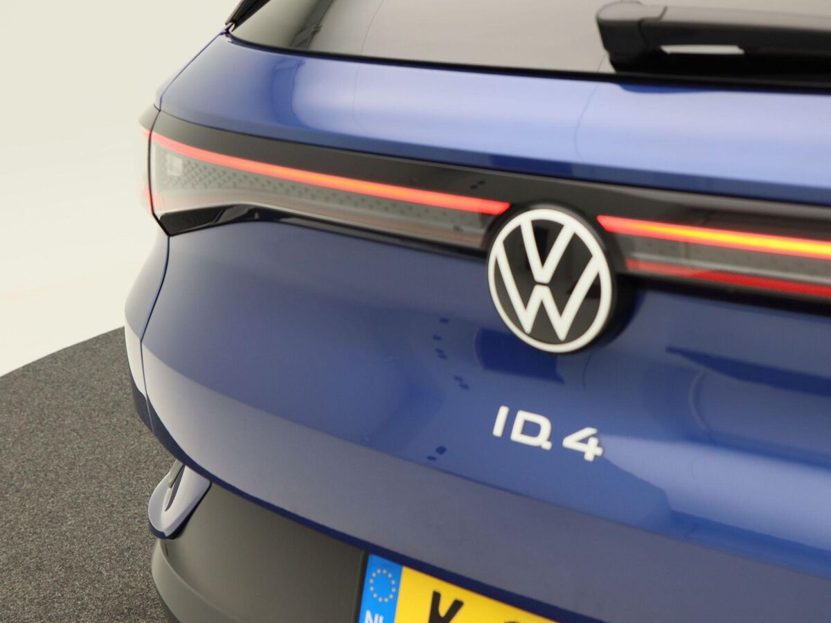 Volkswagen ID.4 First 77 kWh 204 Pk Automaat | Navigatie | 20 Inch | Adaptive Cruise | Stoelverwarming | Camera | 75.835 Km!!