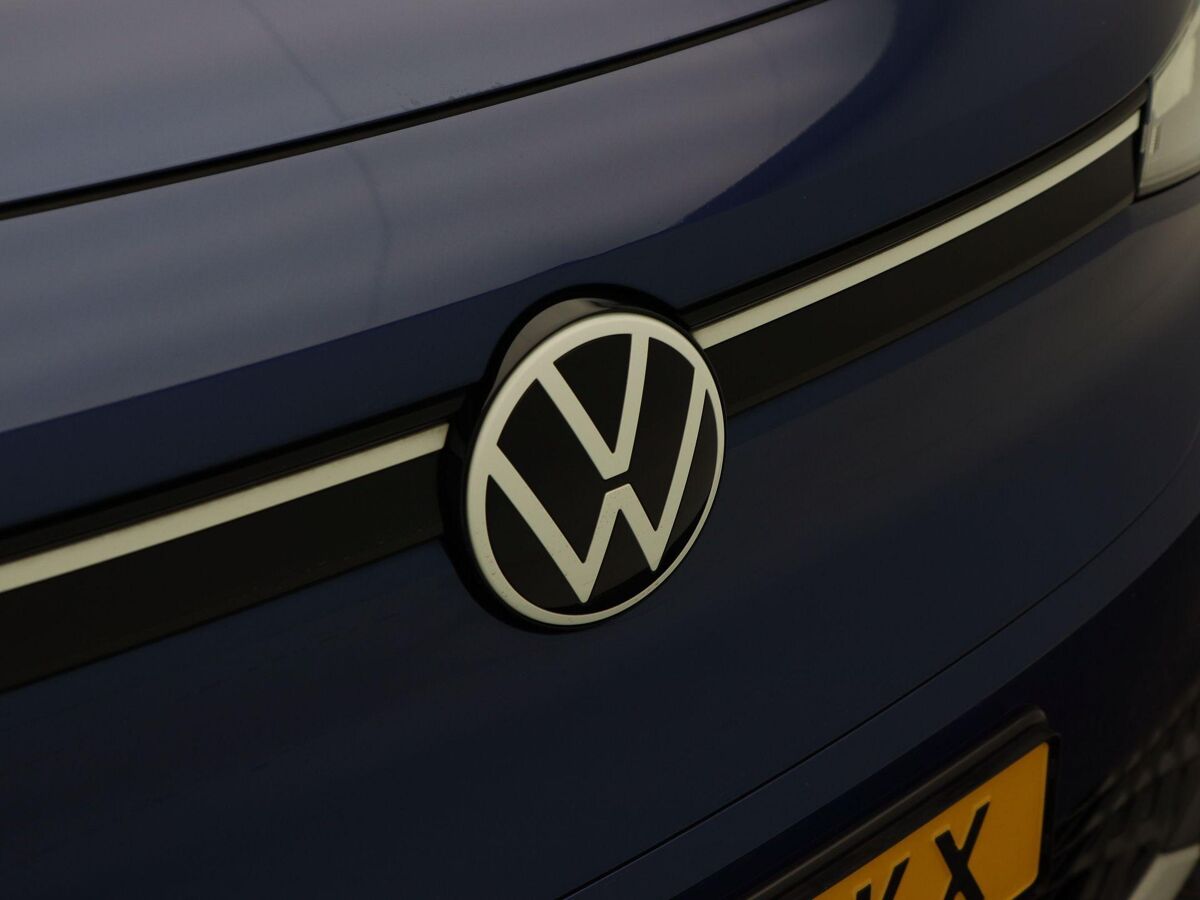 Volkswagen ID.4 First 77 kWh 204 Pk Automaat | Navigatie | 20 Inch | Adaptive Cruise | Stoelverwarming | Camera | 75.835 Km!!