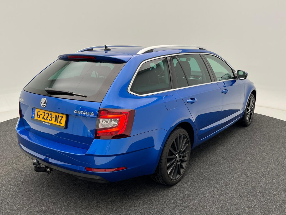 Škoda Octavia Combi 1.5 TSi Greentech Business Edition Plus | Cruise Control | Carplay | Trekhaak | Stoelverwarming | Parkeersensoren | ECC | Navigatiesysteem | DAB | 18 Inch