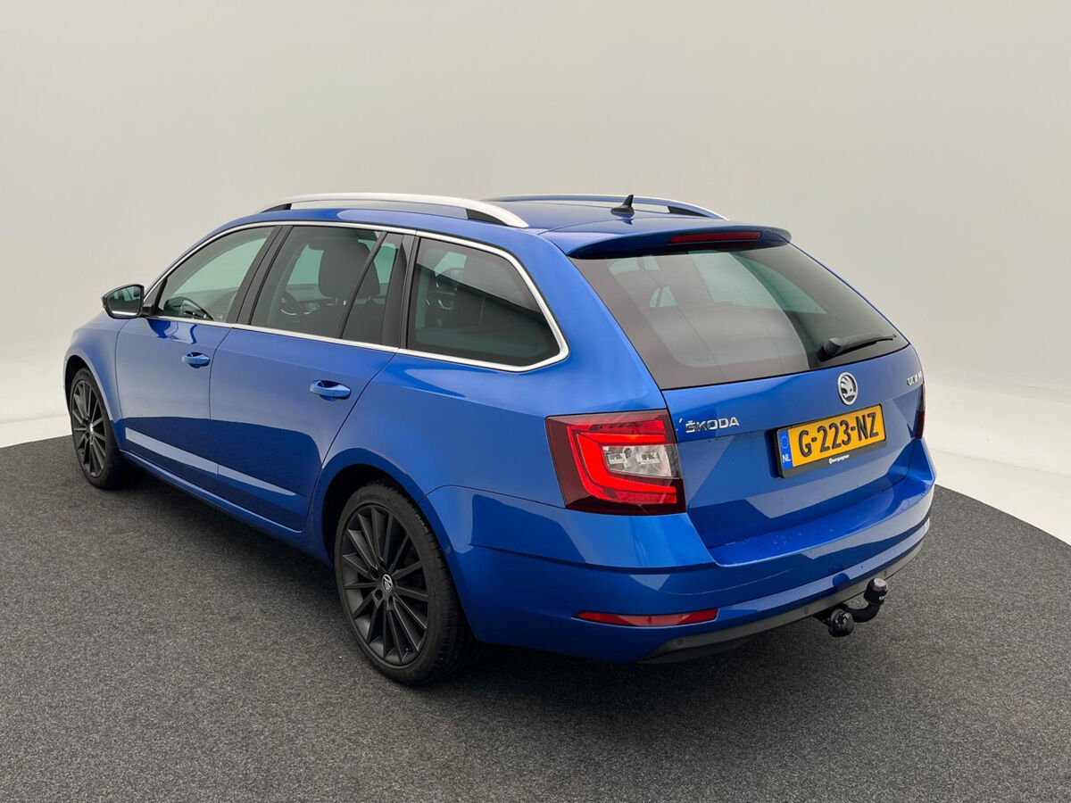 Škoda Octavia Combi 1.5 TSi Greentech Business Edition Plus | Cruise Control | Carplay | Trekhaak | Stoelverwarming | Parkeersensoren | ECC | Navigatiesysteem | DAB | 18 Inch