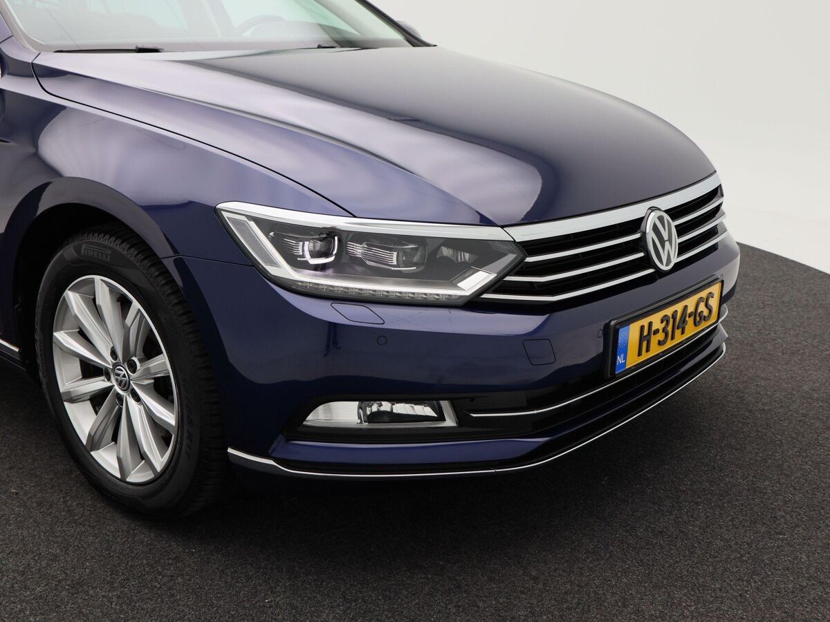 Volkswagen Passat Variant 1.5 TSi 150 Pk Automaat Highline | Full LED | Trekhaak | 17 Inch | Virtual Dashboard | Alcantara | 76.635 Km!!