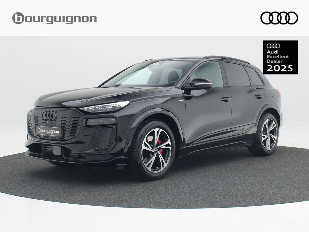 Audi Q6 e-tron S edition e-tron 83Kwh 185 kW / 252 PK Hatchback E € 2000,- VOORDEEL DOOR E- PREMIE!!!| 20 inch | Tech Pro pakket | Privacyglas |
