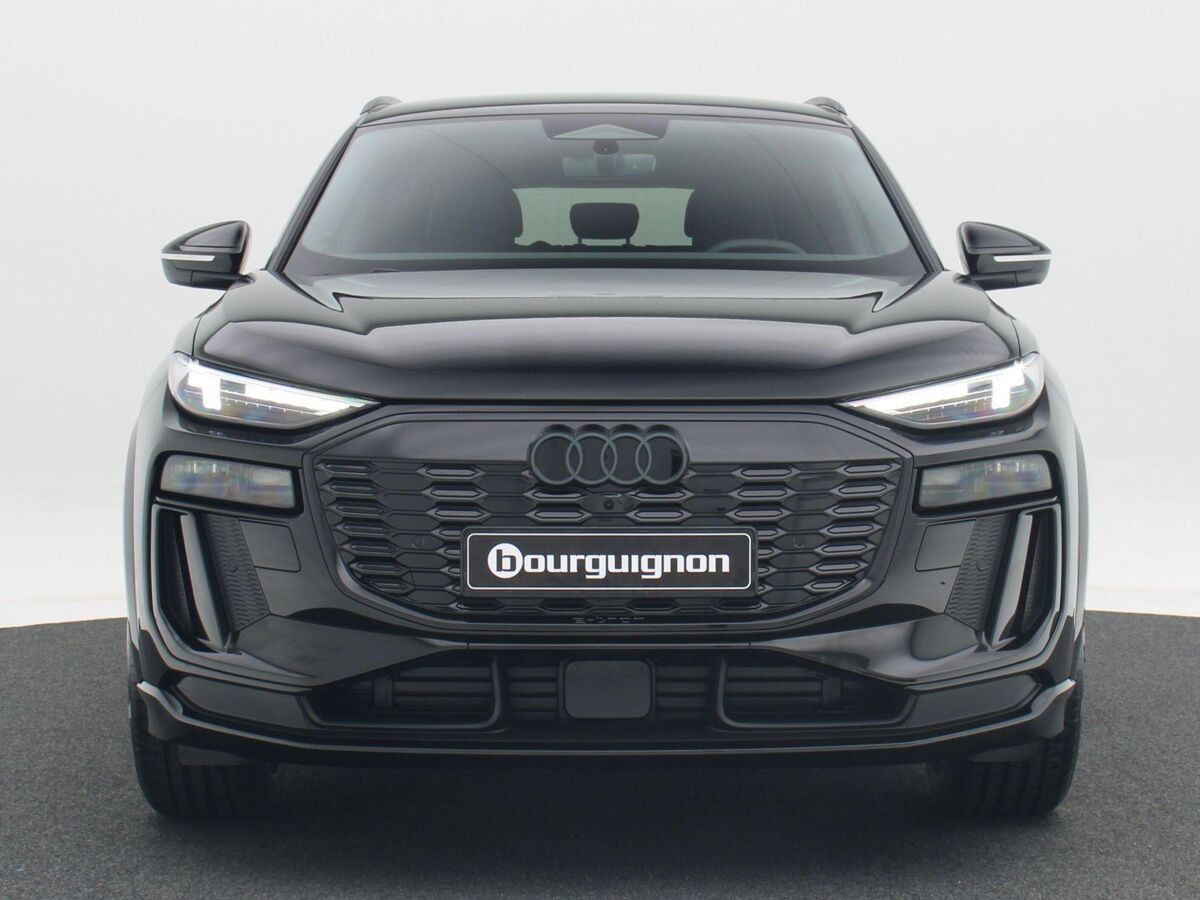 Audi Q6 e-tron S edition e-tron 83Kwh 185 kW / 252 PK Hatchback E € 2000,- VOORDEEL DOOR E- PREMIE!!!| 20 inch | Tech Pro pakket | Privacyglas |
