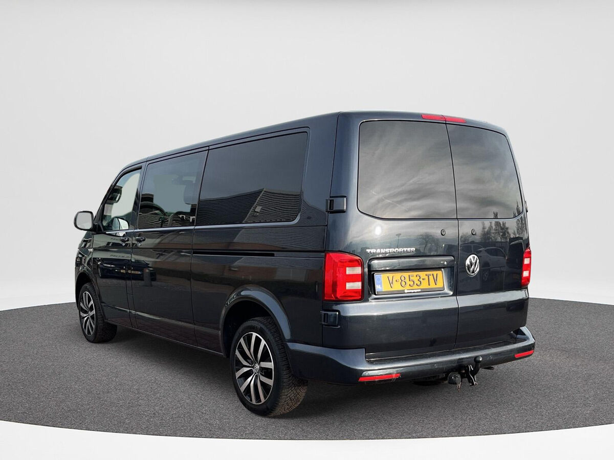 VW-Bedrijfswagens Transporter 2.0 TDI L2H1 DC Highline 150Pk | LED | Trekhaak | Automaat |