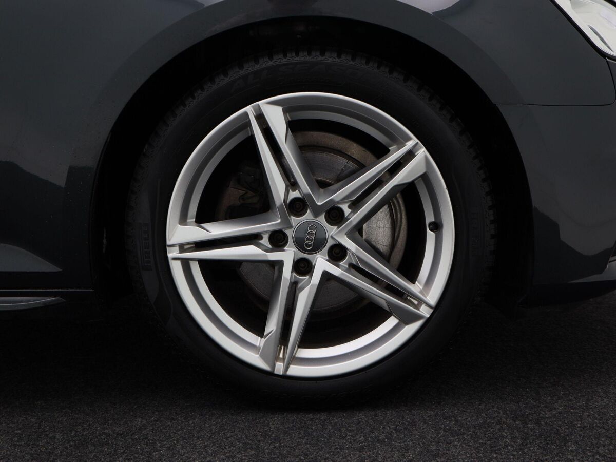 Audi A4 Limousine 1.4 TFSi 150 Pk S-Line | Climate | Parkeersensoren | Stoelverwarming | Bluetooth | Trekhaak | 18 Inch