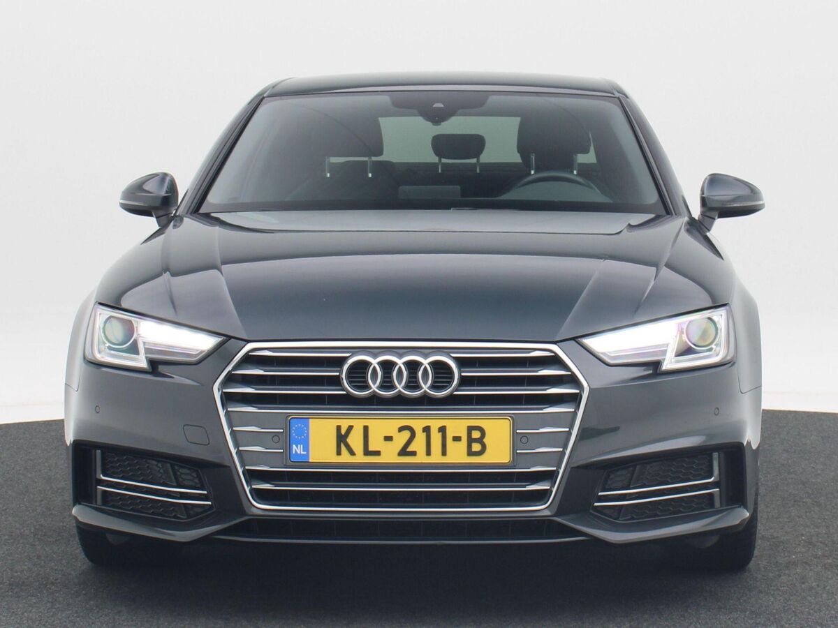 Audi A4 Limousine 1.4 TFSi 150 Pk S-Line | Climate | Parkeersensoren | Stoelverwarming | Bluetooth | Trekhaak | 18 Inch