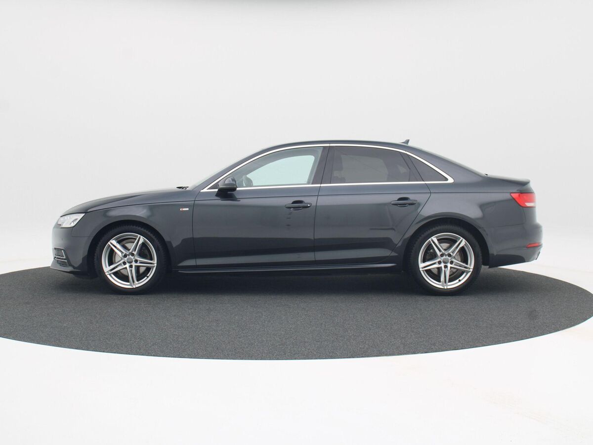 Audi A4 Limousine 1.4 TFSi 150 Pk S-Line | Climate | Parkeersensoren | Stoelverwarming | Bluetooth | Trekhaak | 18 Inch