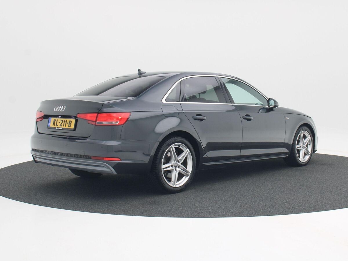 Audi A4 Limousine 1.4 TFSi 150 Pk S-Line | Climate | Parkeersensoren | Stoelverwarming | Bluetooth | Trekhaak | 18 Inch