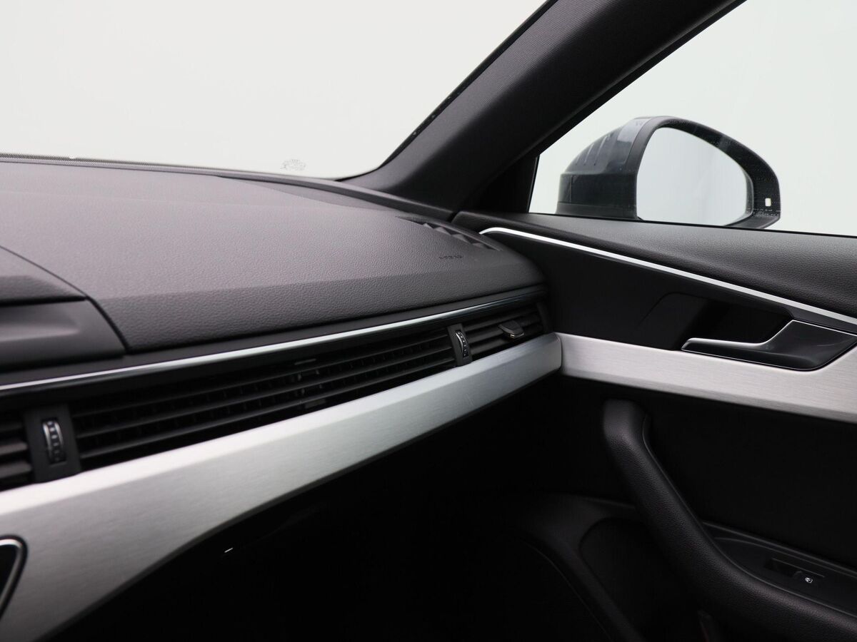 Audi A4 Limousine 1.4 TFSi 150 Pk S-Line | Climate | Parkeersensoren | Stoelverwarming | Bluetooth | Trekhaak | 18 Inch