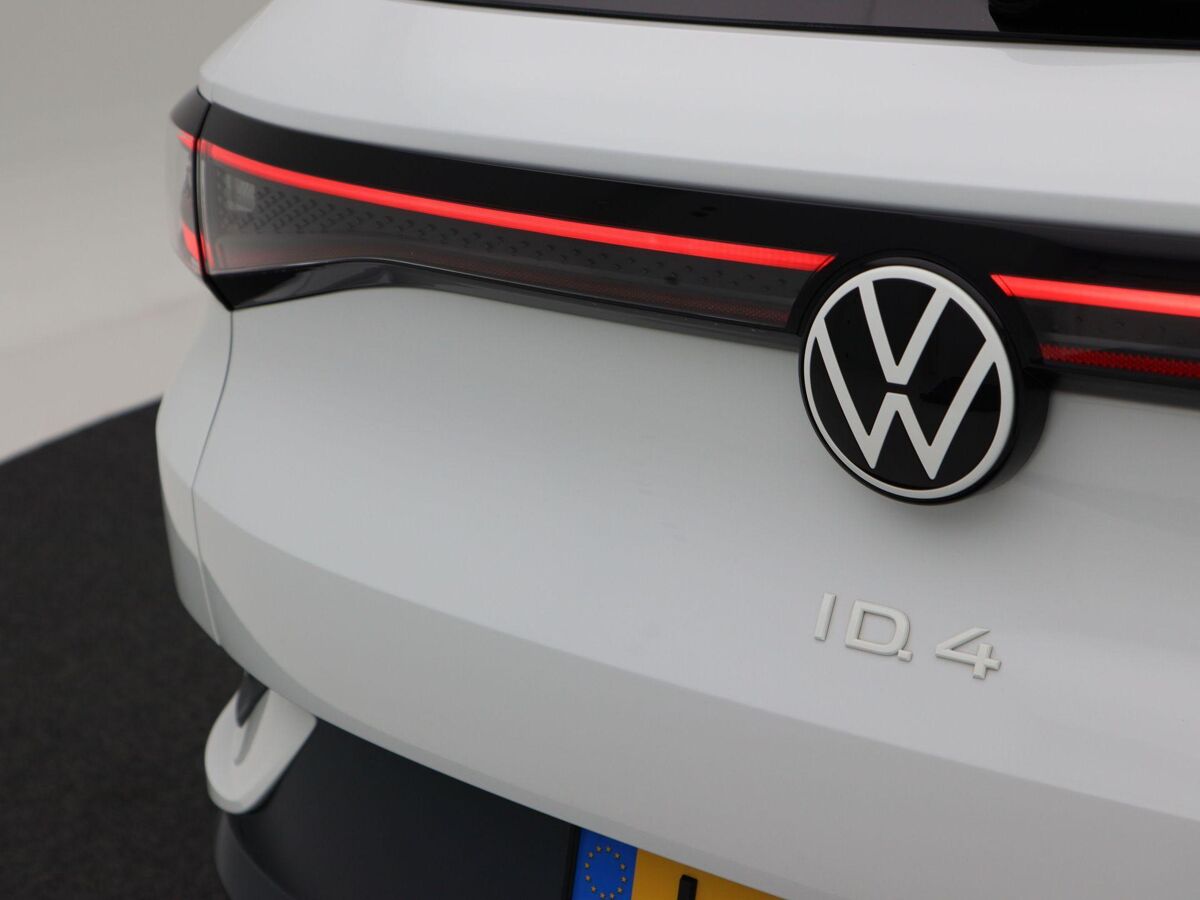 Volkswagen ID.4 Max 77 kWh 204 Pk Automaat | Full Led | | Trekhaak | Stoelverwarming | Adaptive Cruise Control | Camera | CarPlay | 83.337 Km!!