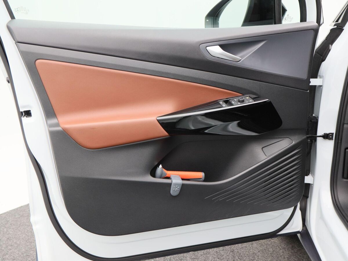 Volkswagen ID.4 Max 77 kWh 204 Pk Automaat | Full Led | | Trekhaak | Stoelverwarming | Adaptive Cruise Control | Camera | CarPlay | 83.337 Km!!