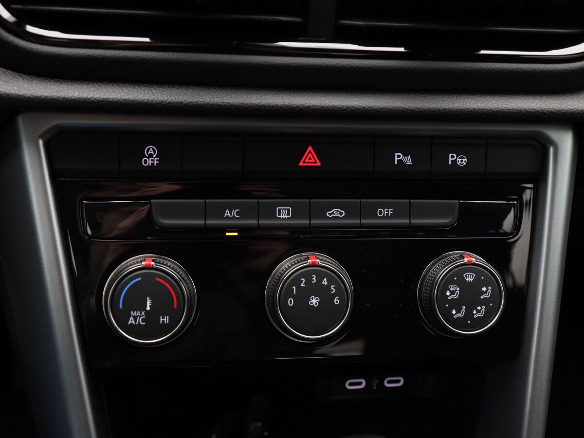 Volkswagen T-Roc Life Edition 1.5 TSI 110 kW / 150 pk DSG | Navigatie | Camera | Adaptive Cruise | App Connect |