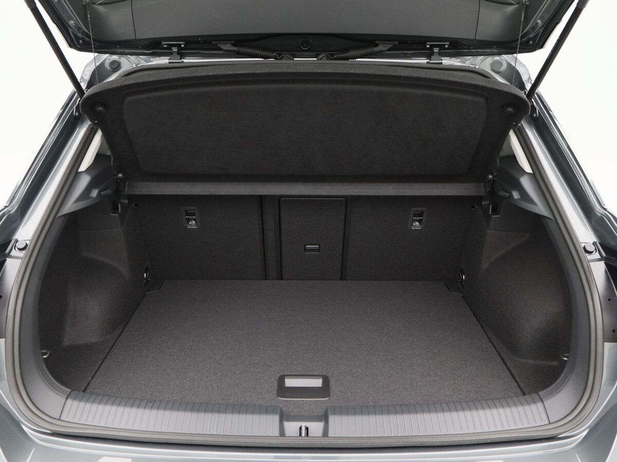 Volkswagen T-Roc Life Edition 1.5 TSI 110 kW / 150 pk DSG | Navigatie | Camera | Adaptive Cruise | App Connect |