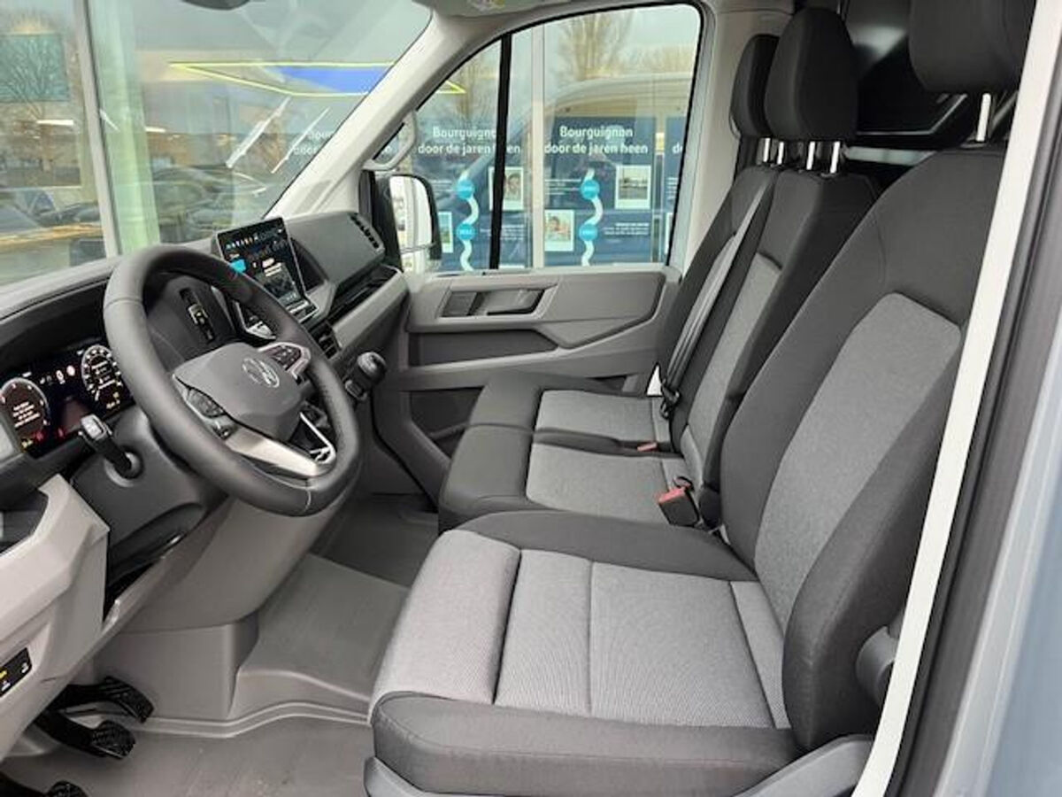 VW-Bedrijfswagens Crafter Highline L3 2.0 TDI 140 pk GVW 3.0T | 385710 | Achteruitrijcamera | PDC voor en achter | Trekhaak | App Connect |