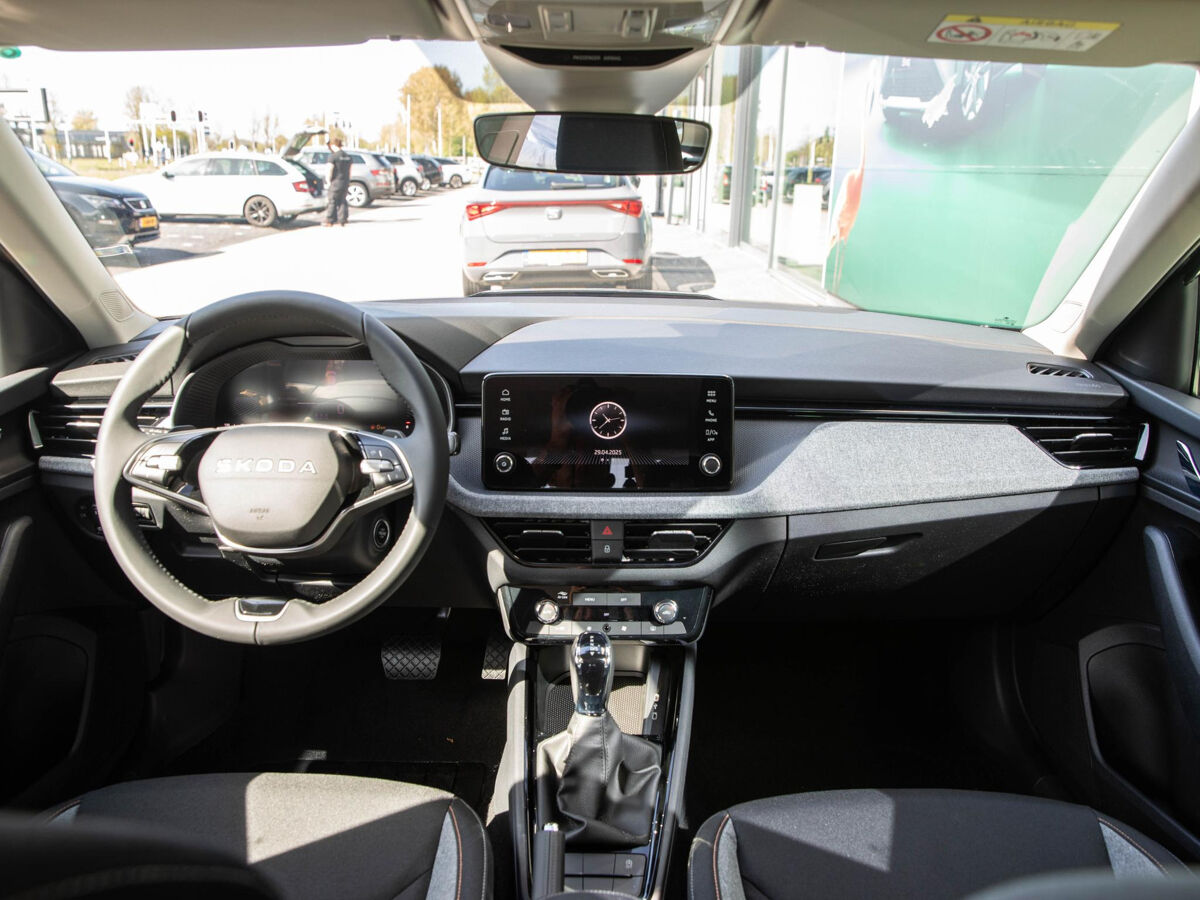 Škoda Kamiq Selection 1.0 TSI 115 PK | Automaat | Trekhaak | Parkeersensoren | Cruise control | Apple carplay / Android auto