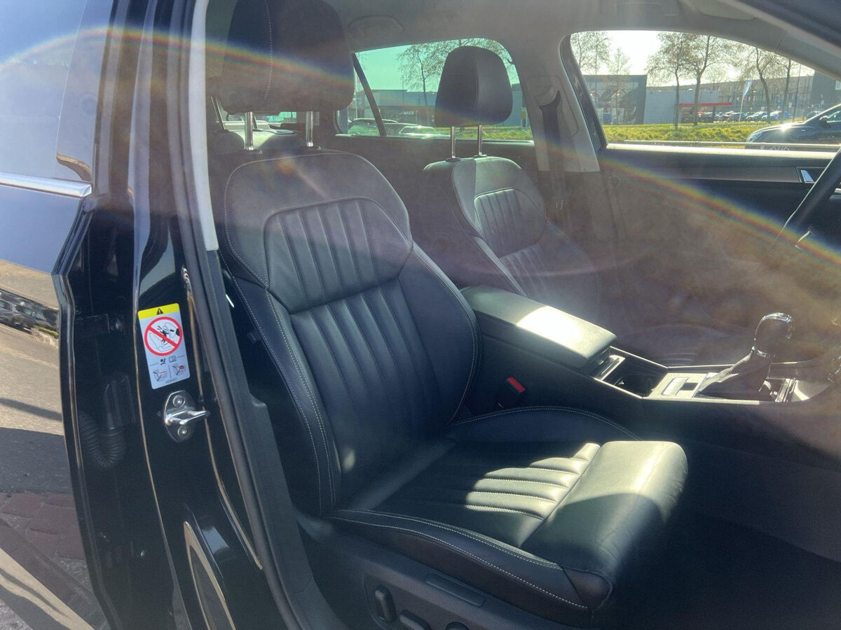 Škoda Superb Combi 1.4 TSI iV Business Edition Plus | PHEV | Leder | Trekhaak | A. cam | Privacy glas |